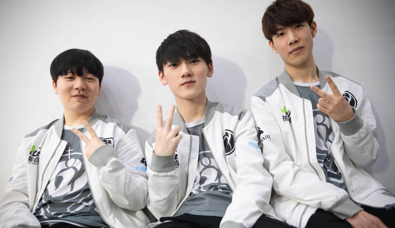 优异表现 优异表现